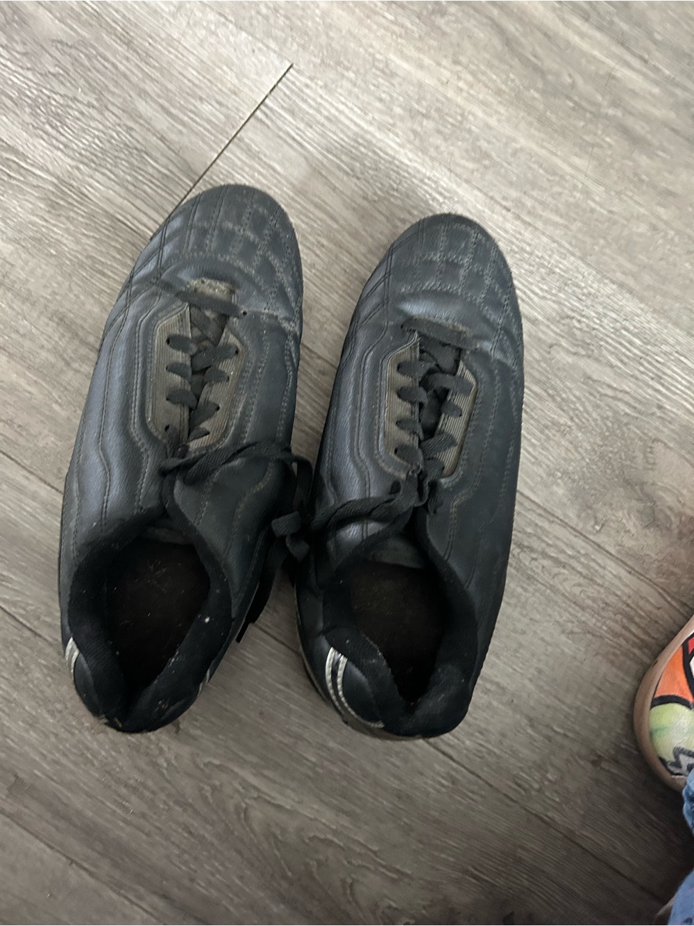 Men's Black soccer shoes – Classic Lace-Up Comfort